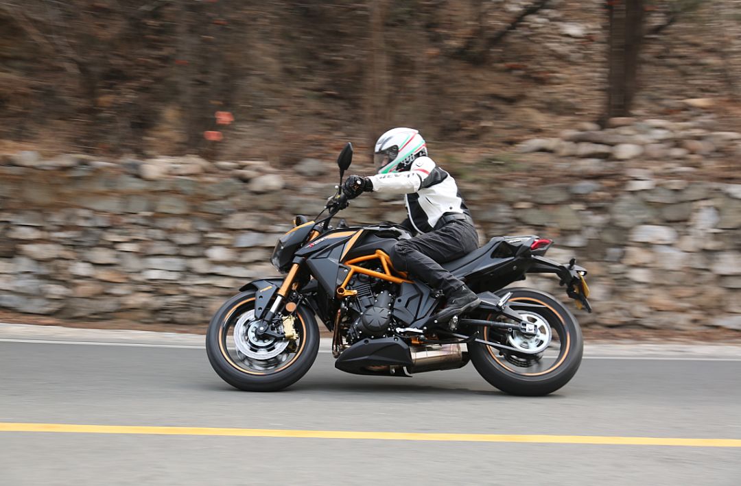 光阳krider400台湾车评,光阳krider400改装外观