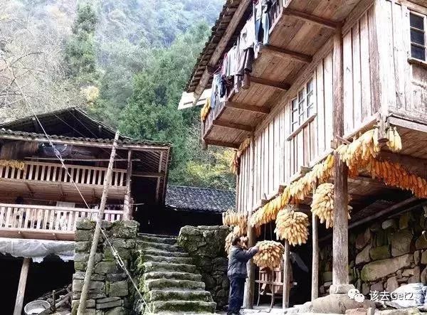 重庆洪崖洞晚上旅游攻略,重庆攻略之洪崖洞