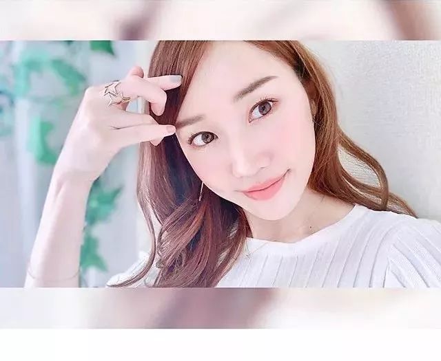 讲干货|软妹or御姐？一块腮红切换妆面风格，做春天最靓的小姐姐～