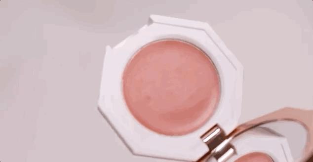 讲干货|软妹or御姐？一块腮红切换妆面风格，做春天最靓的小姐姐～