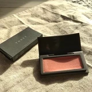 讲干货|软妹or御姐？一块腮红切换妆面风格，做春天最靓的小姐姐～