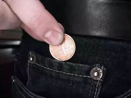 新衣服吊牌掉了可以退吗,新衣服吊牌要不要剪