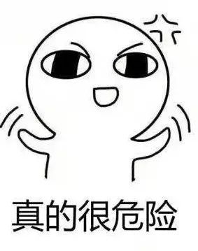 惊险瞬间男子在修手机时发生爆炸,一个小男孩玩手机爆炸搞笑视频