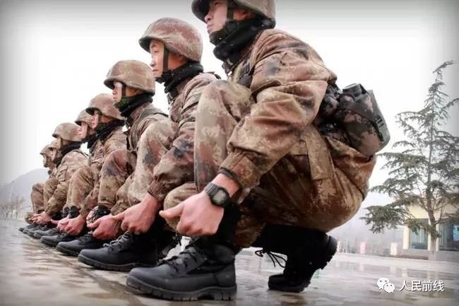 17式武警新式作战靴,17式作战靴军品和民品的区别