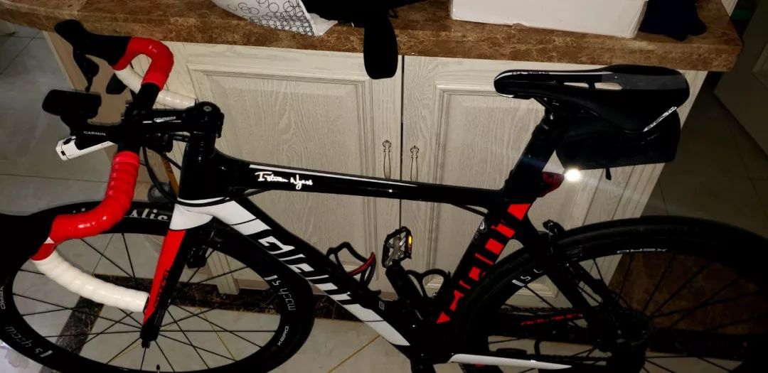 新手骑行必备十大装备,提升骑行感受的小物件