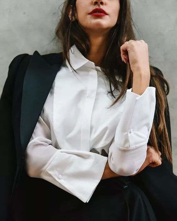 懒癌患者的福音！不怕脏，不会皱的黑科技衬衫，简约又时尚