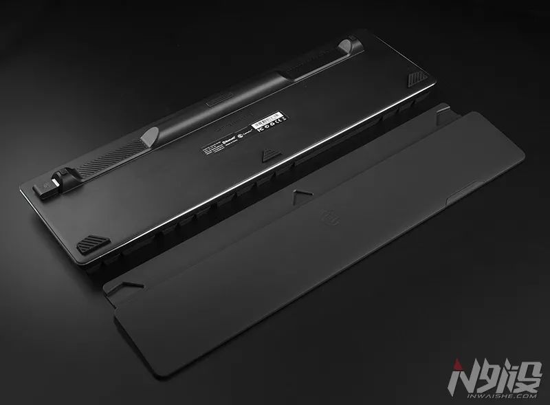 小鸡键盘gk300换电池,盖世小鸡gk300怎么样