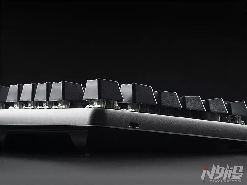 小鸡键盘gk300换电池,盖世小鸡gk300怎么样