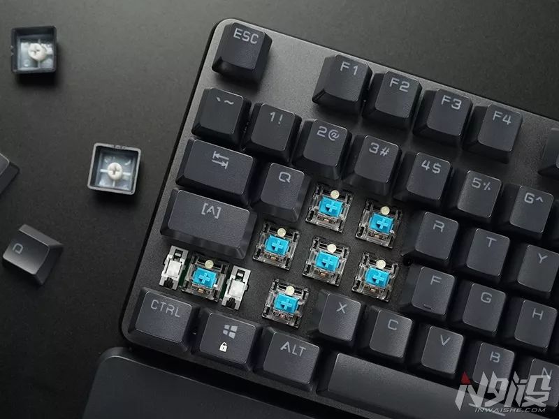 小鸡键盘gk300换电池,盖世小鸡gk300怎么样