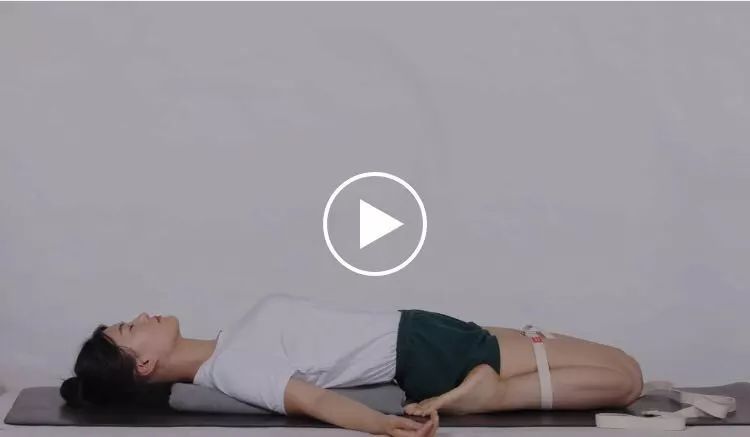 瑜伽初级教程改善宫寒在家练,调理宫寒瑜伽动作