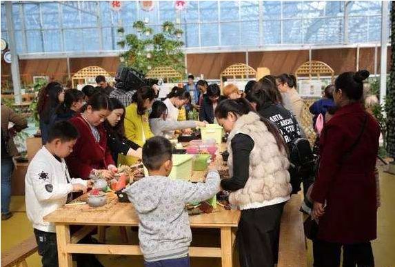 蹲点采访环卫工人8小时工作,蹲点采访