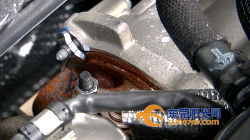 新车发动机生锈，4S店拒绝换车，律师说走法律途径维权胜算也……