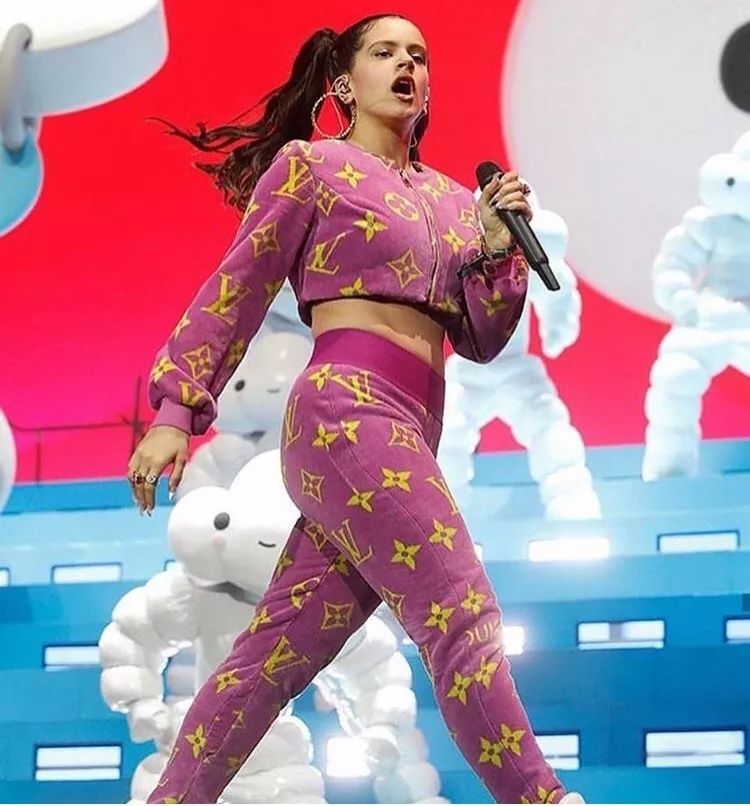 女生买假名牌,买假名牌的女孩