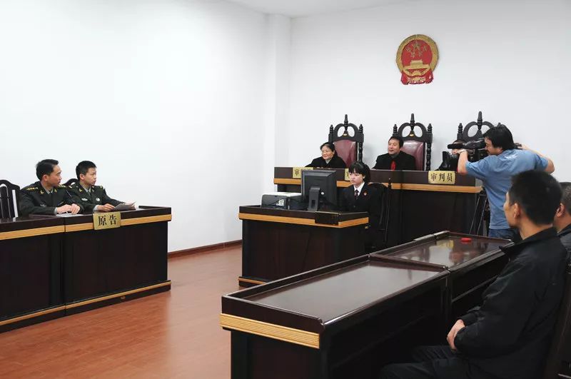 饶德松：真情拥军的人民法官