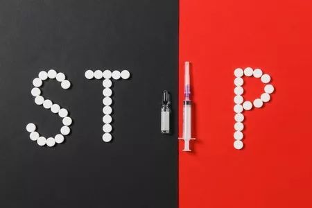 快回家翻翻看，家里的药过期了没；主任药师教您处理过期药品