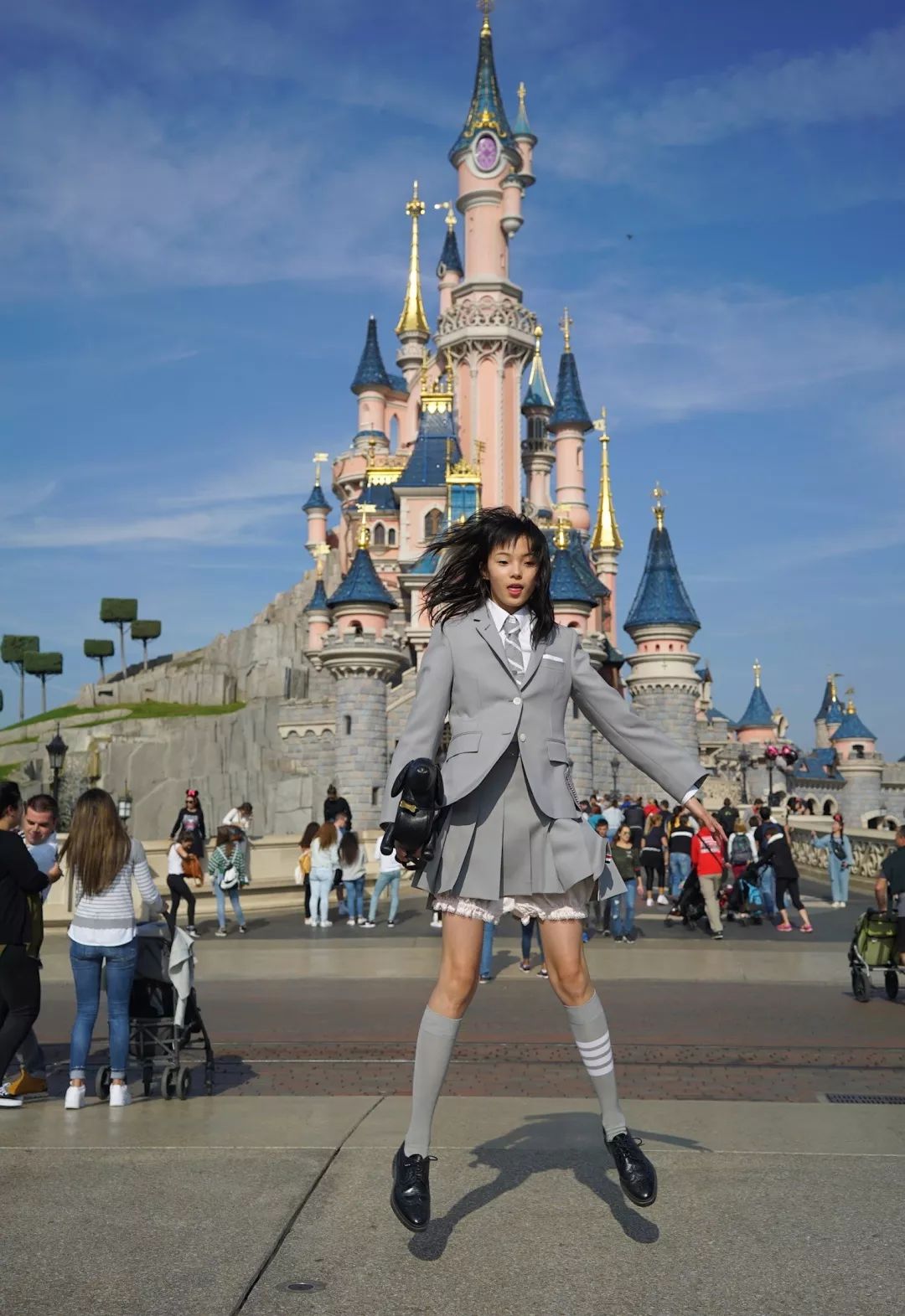 现在去去迪士尼穿搭建议 (游玩迪士尼穿搭)