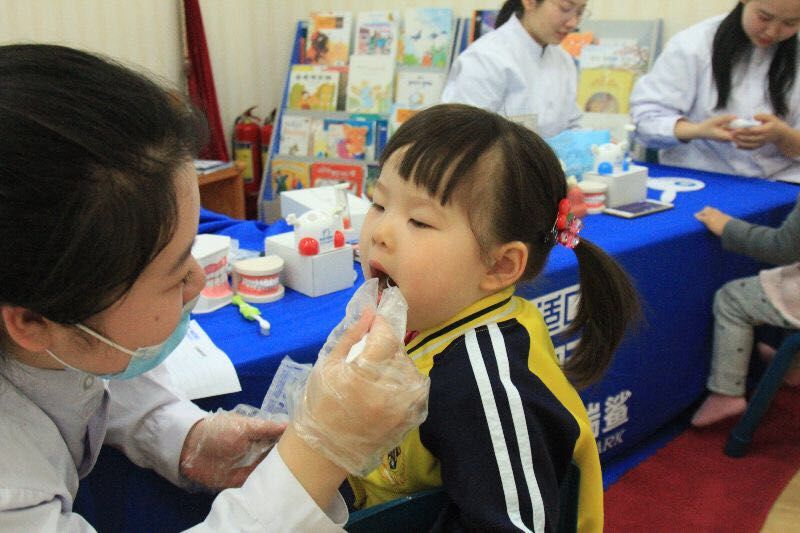 孩子蛀牙不做根管治疗可以吗,小孩蛀牙不补影响吗