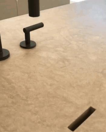 两处豪宅价值数亿真是让人羡慕,价值100个亿的一套豪宅是怎么样