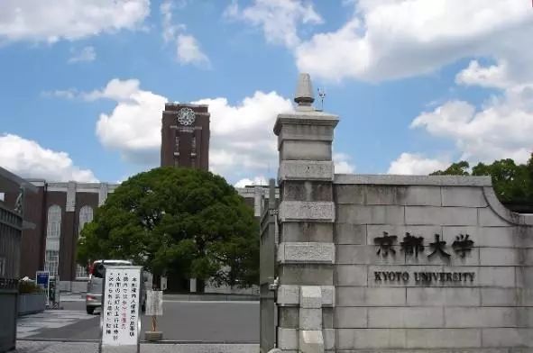 国家的首要任务是维持社会公正,国家正义目标