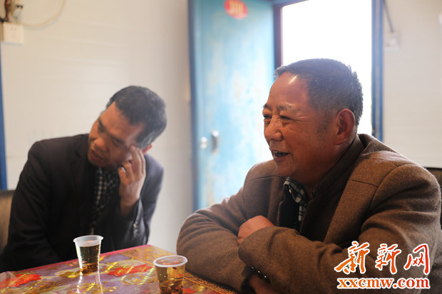 返乡创业养鸡致富带头人,海归小伙养鸡完整版