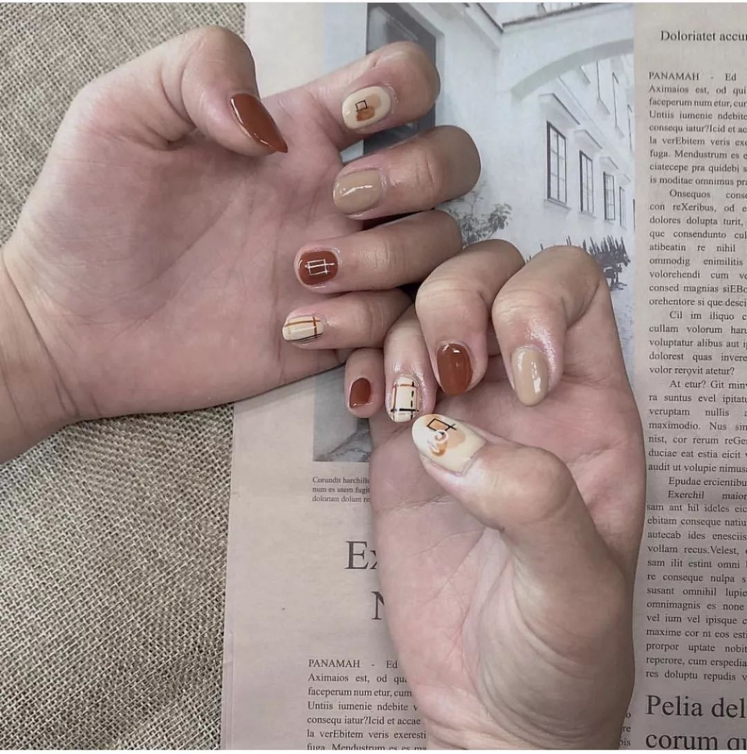 一款又甜又酷的美甲推荐给你们,夏日必备美甲ins风童趣