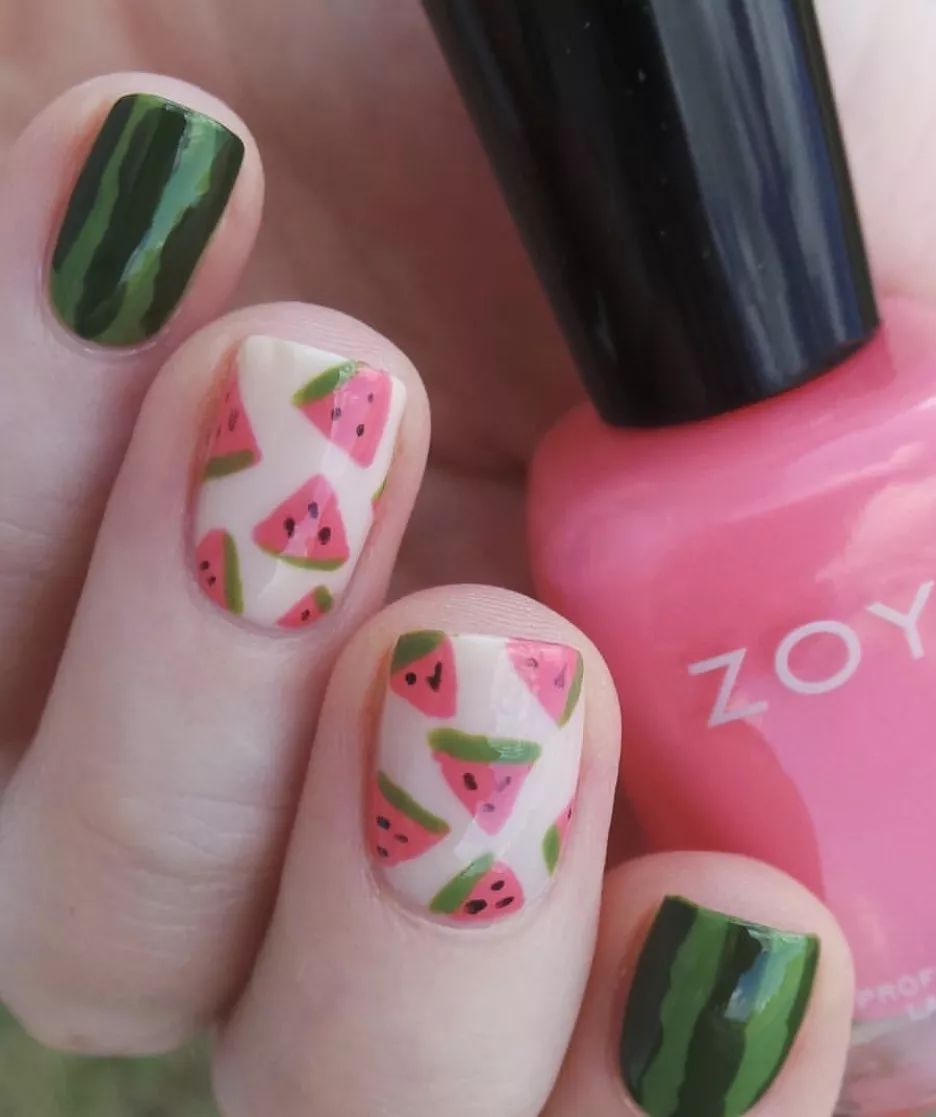 一款又甜又酷的美甲推荐给你们,夏日必备美甲ins风童趣