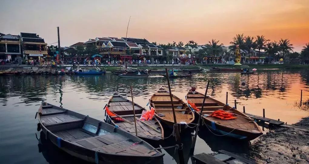 能坐火车出国去哪些国家旅游,出国坐火车必去的五个地方