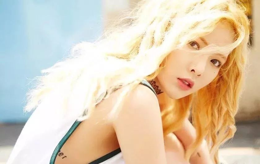 lisa新发色是什么颜色,lisa同款发色青木亚麻灰