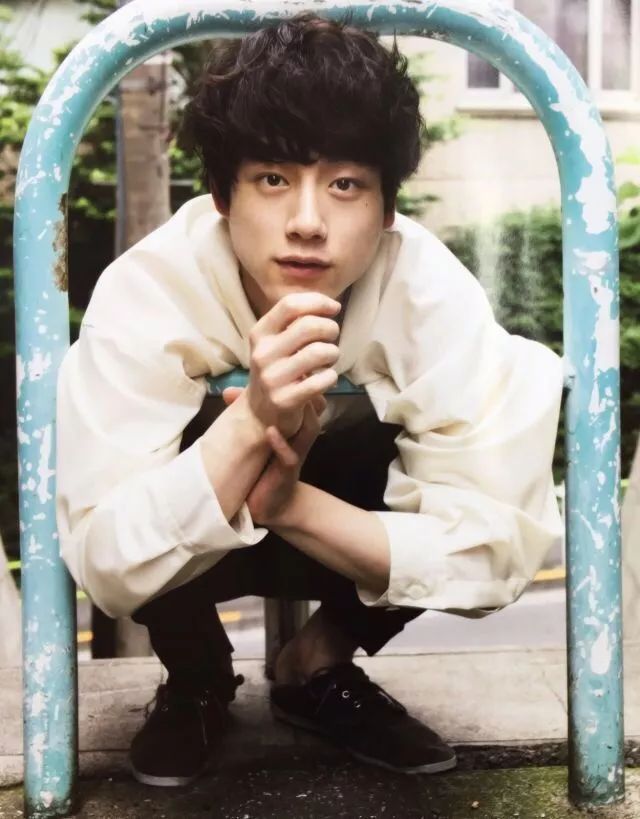 男生海边拍照如何摆pose,双人男生拍照pose姿势大全