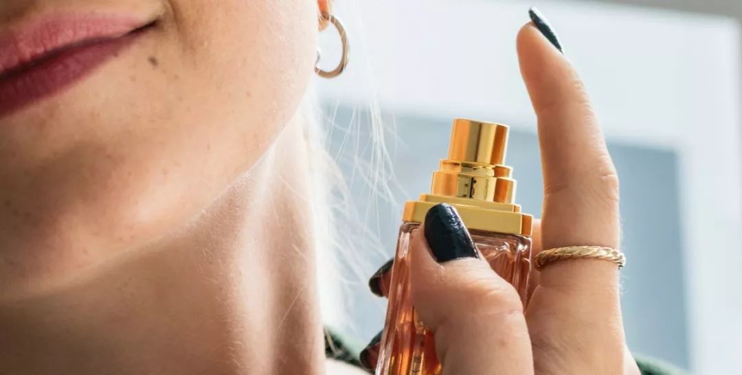 塑化剂带来的生殖毒性,人类摄入塑化剂会促使什么分泌