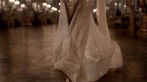 又到了穿高跟鞋的季节,高跟鞋后面磨脚怎么办