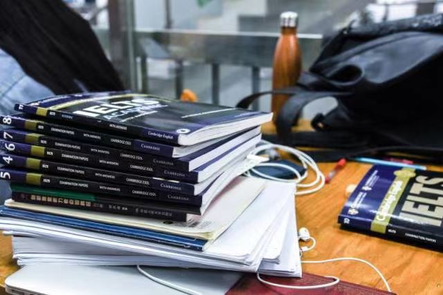 月末还剩十块钱？亲亲，小薇有份二外省钱攻略，请查收！