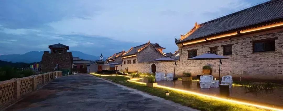 陕西与世隔绝的温泉民宿,西安附近最美的山间民宿