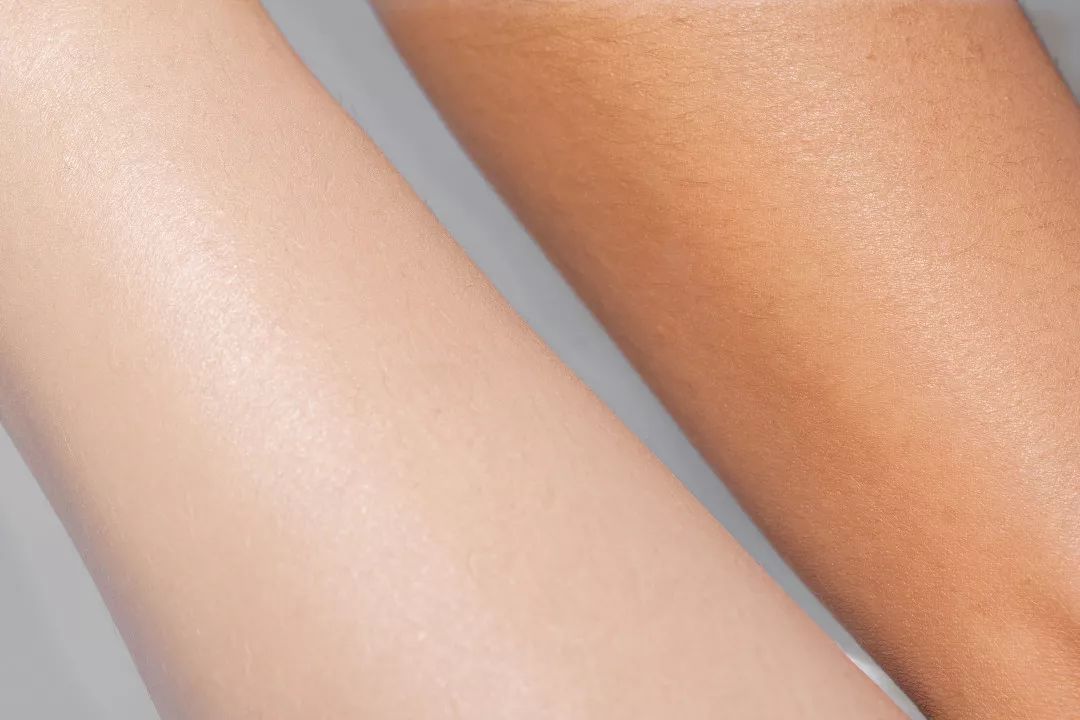 裸感美腿|1瓶=20双*袜丝**！3秒喷出“裸感”大美腿！隐形毛孔、鸡皮肤！短裙绝配