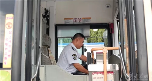 向劳动节致敬,向五一劳动节致敬的动态图片