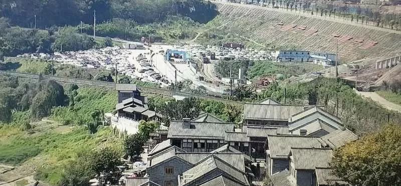 重庆各景区开启人从众模式，怎样避堵？怎样停车？交巡警为你支招