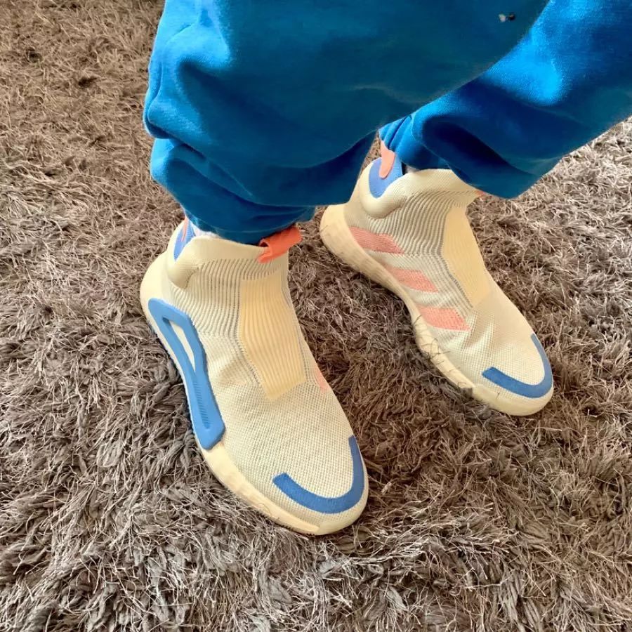 nike鞋子晒黄,nike运动鞋太阳晒红