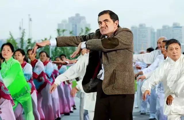 吓哭！她正跳着广场舞，肚子里竟然掉出了一样“东西”~~~