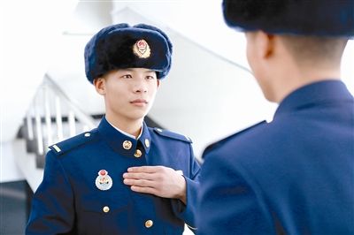 一个森林防火站有多少人,三个森林防火员