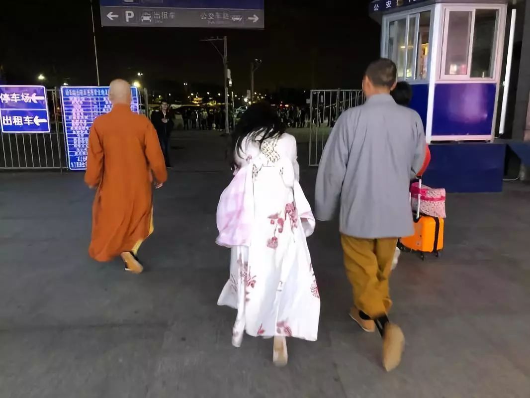 一个和尚救助了200多个孩子,一个和尚拯救寺庙