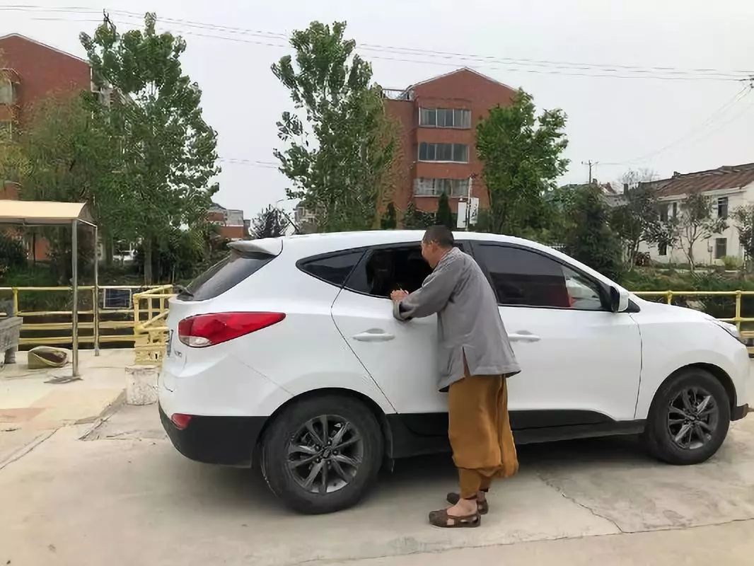 一个和尚救助了200多个孩子,一个和尚拯救寺庙