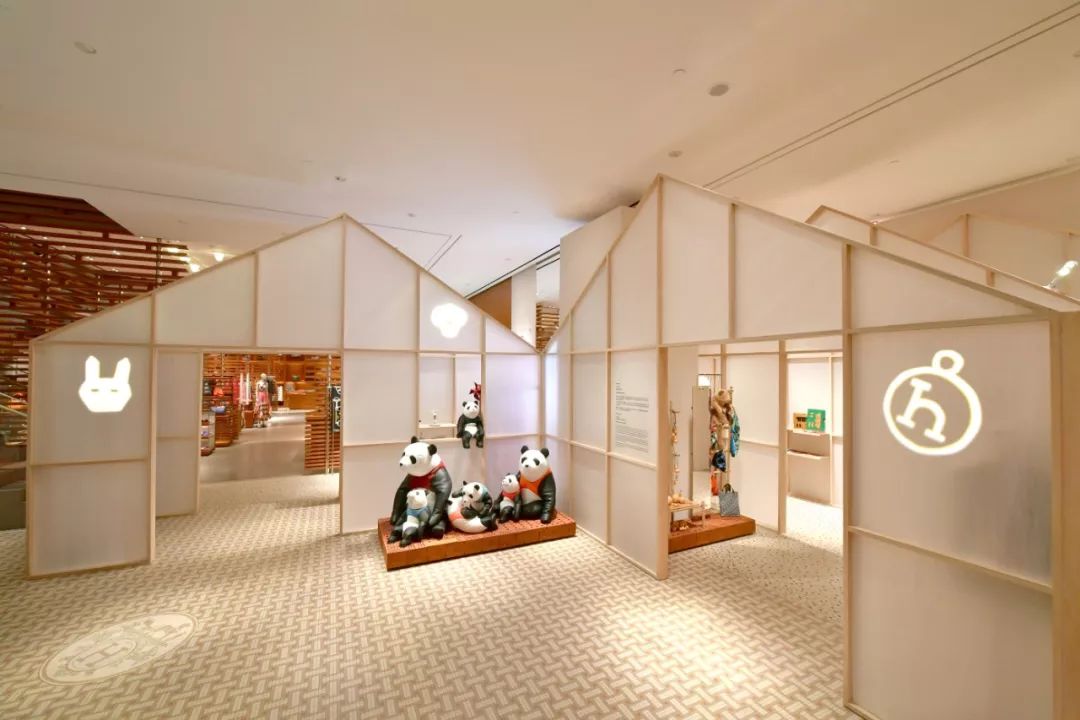 大家都开始做联名了，爱马仕和成都的“联名款”是怎样的？