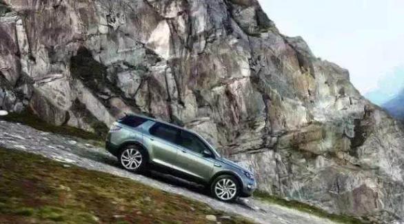 汽车刹车要不要踩离合器,老司机如何通过踩刹车提醒后车