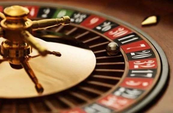 【警示】从“赌海”开始，一步步走进“毒海”，她就这样毁了自己……