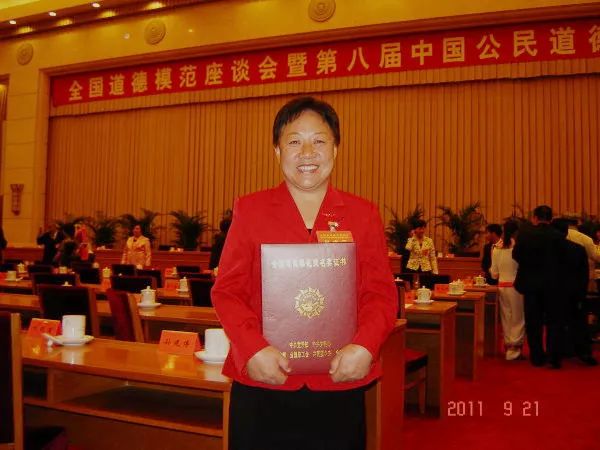 红河榜样|“宋妈”以慈母般的关怀，帮助这些药物滥用者重头找回自我