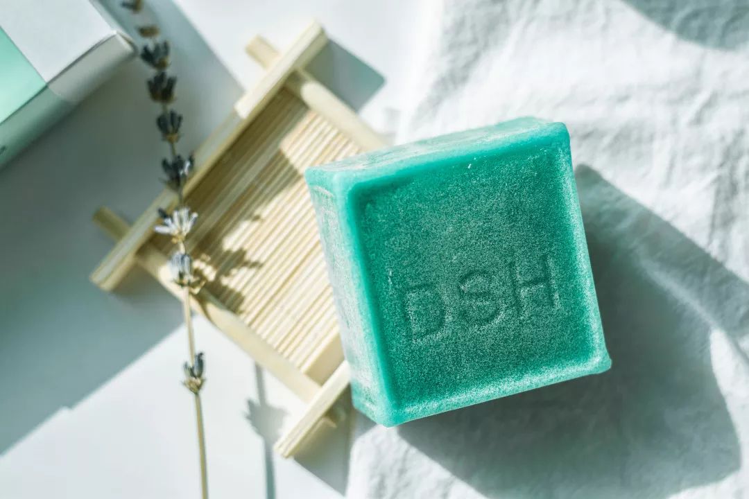 鼻头总是挤出白色丝条中医辨证,鼻头一挤就有白丝