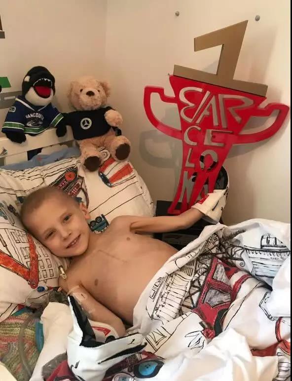 他为5岁患癌孩子空运F1赛车，她95岁再捐1711万元