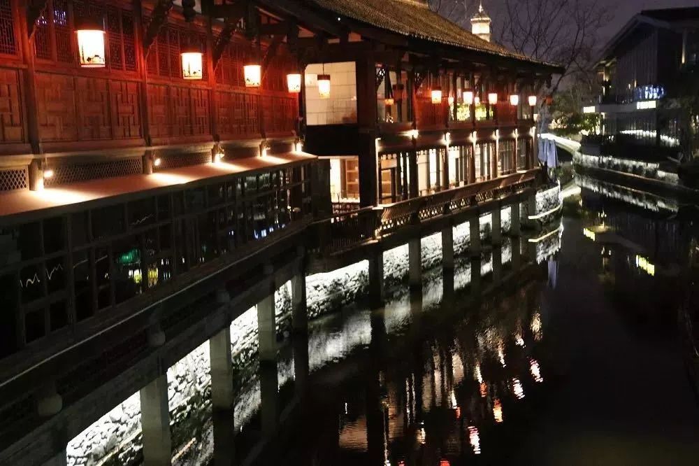 成都有一千种样子，我挑了其中的四种给你