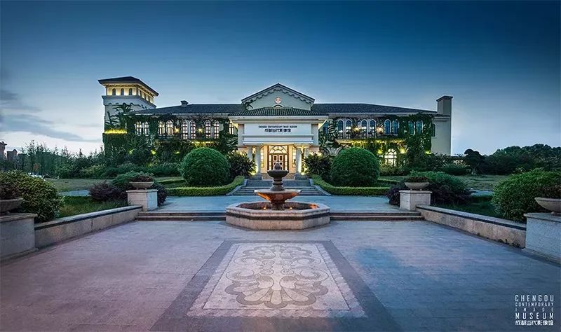 成都有一千种样子，我挑了其中的四种给你