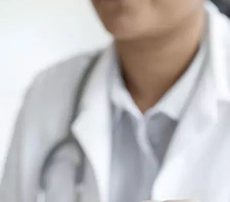 44岁男子尿血,儿童尿血吃什么食物好得快